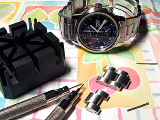 Watch band tools, link to article